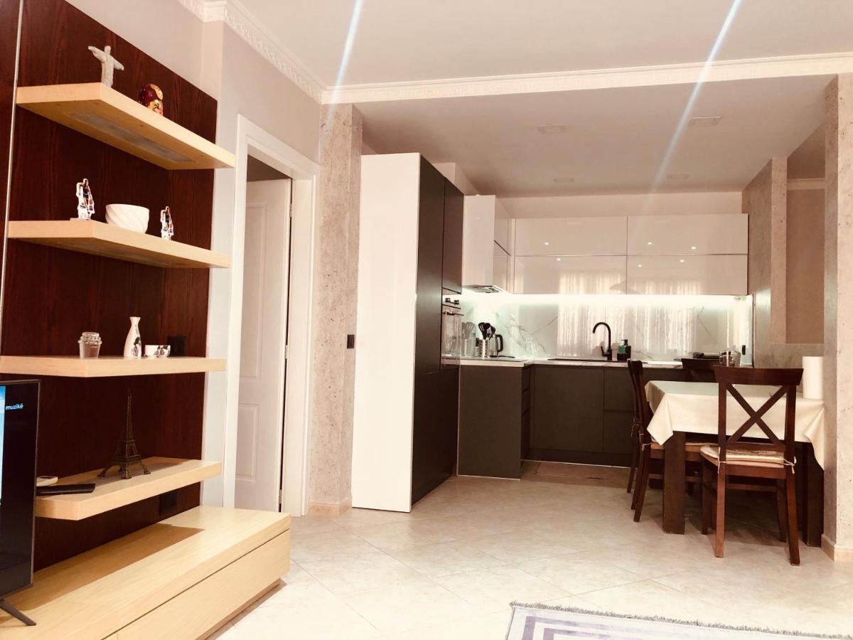 Laureta Çako Apartment Tiran Dış mekan fotoğraf